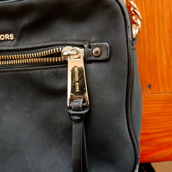 Michael Kors Polly Black Bag Gold Hardware Shoulder Bag Zip Festival Crossbody - Picture 3 of 13